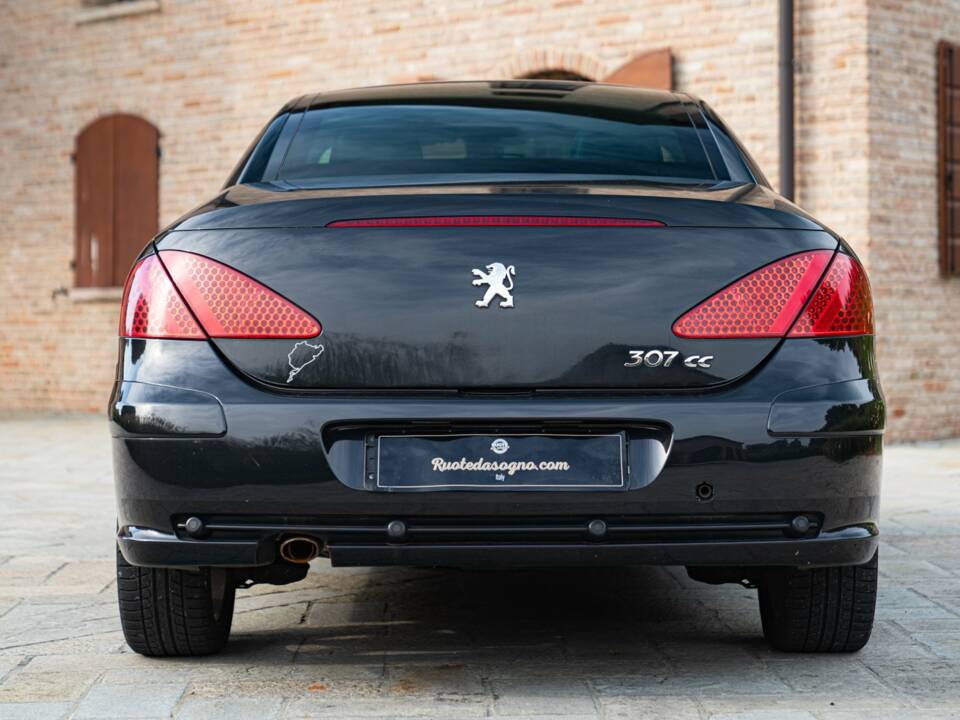Bild 12/50 von Peugeot 307 CC 2.0i (2004)