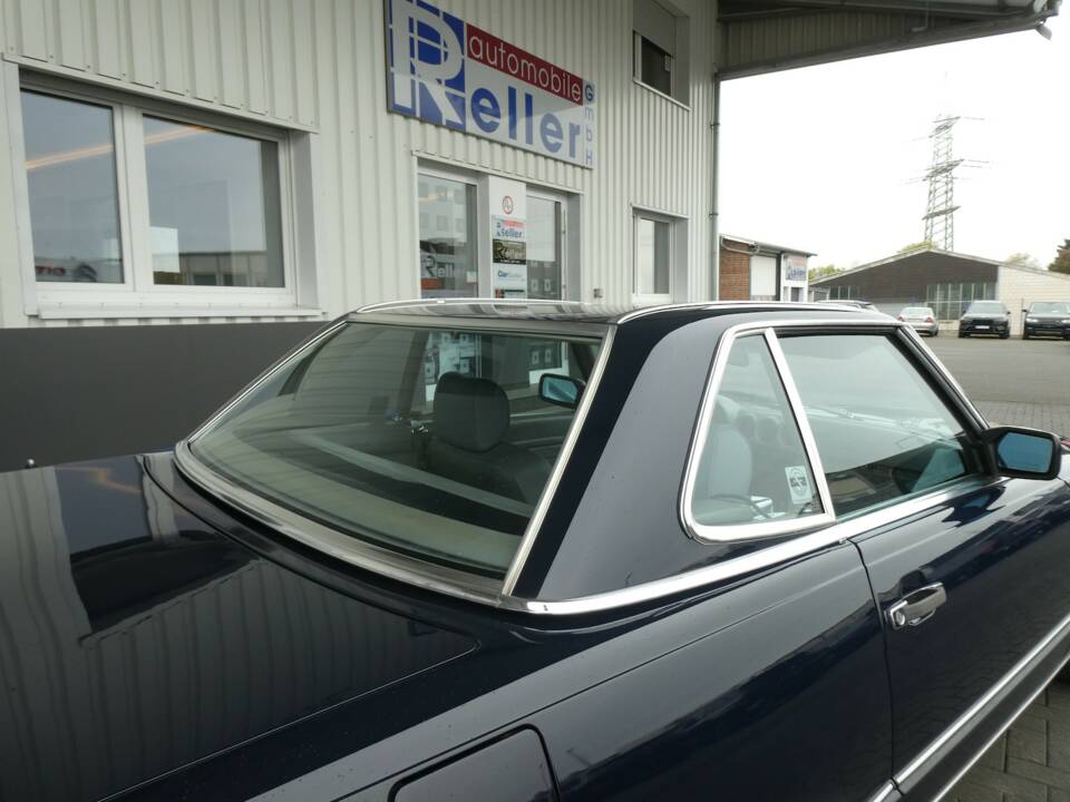 Image 20/25 of Mercedes-Benz 560 SL (1989)