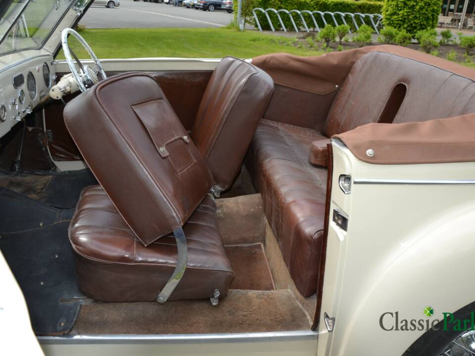 Image 26/50 of Delahaye 135M Worblaufen (1947)