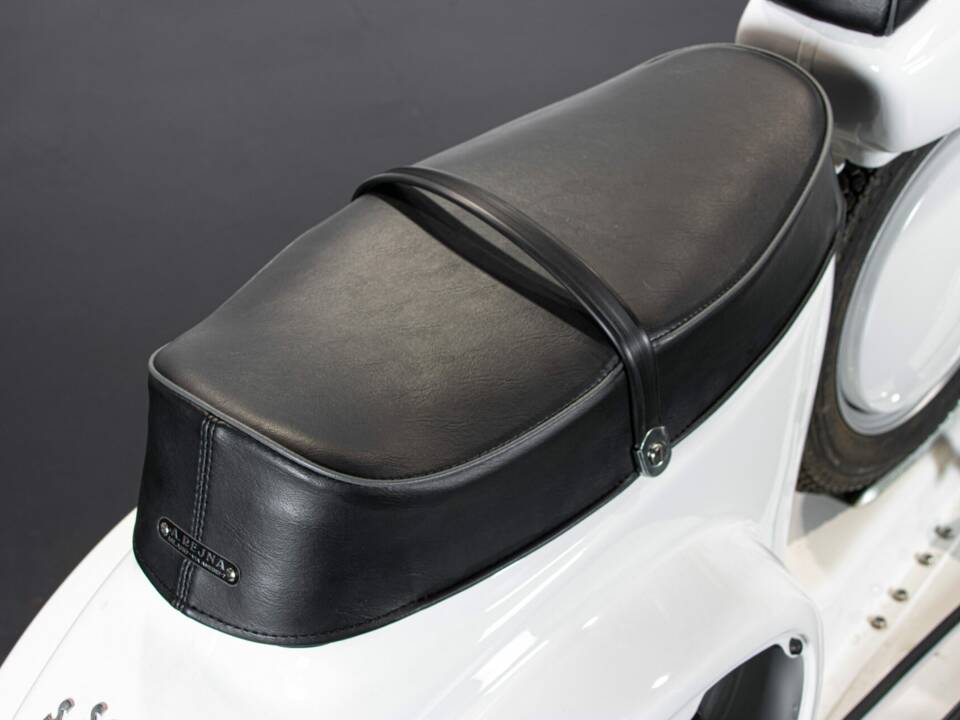 Image 45/49 de Piaggio Vespa 50 SS (1966)