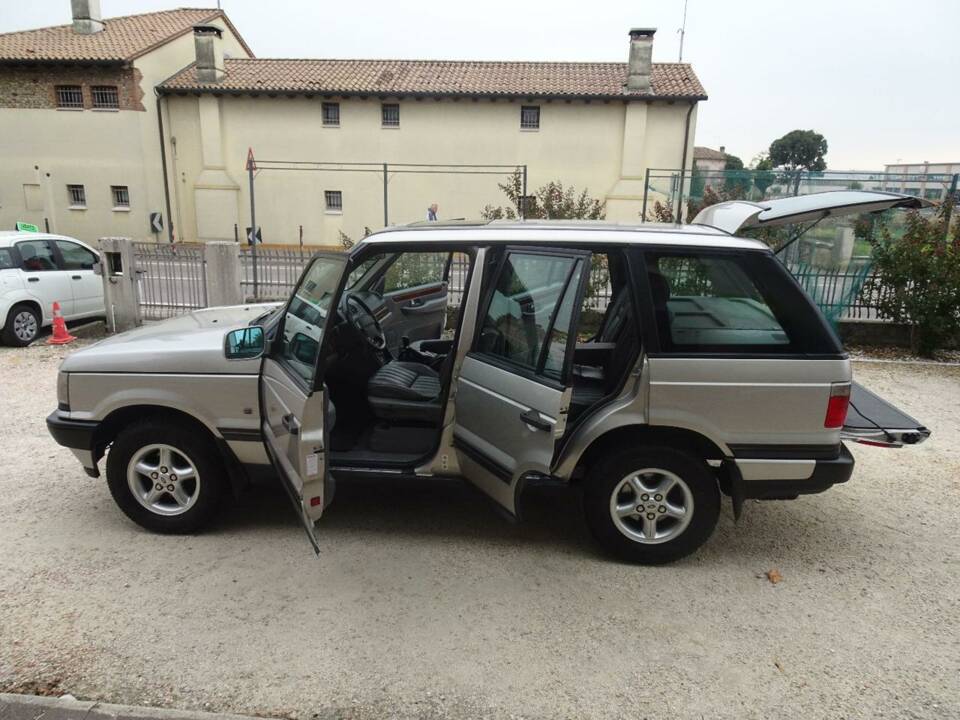 Bild 31/42 von Land Rover Range Rover 2.5 DSE (2000)
