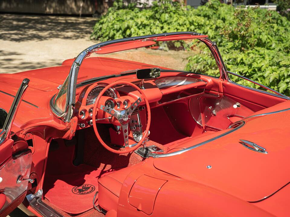 Image 23/51 of Chevrolet Corvette (1960)