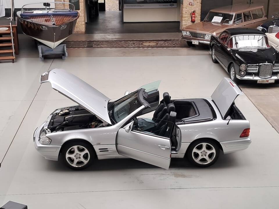 Image 41/50 of Mercedes-Benz SL 320 (1998)
