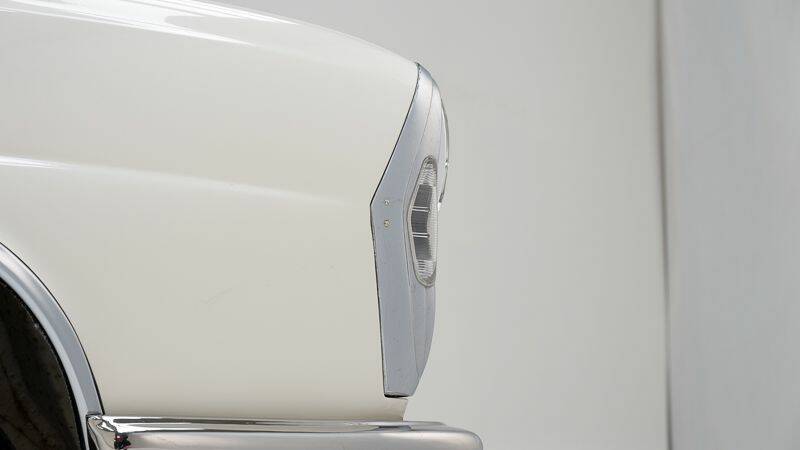 Image 13/15 of Mercedes-Benz 280 SE (1968)