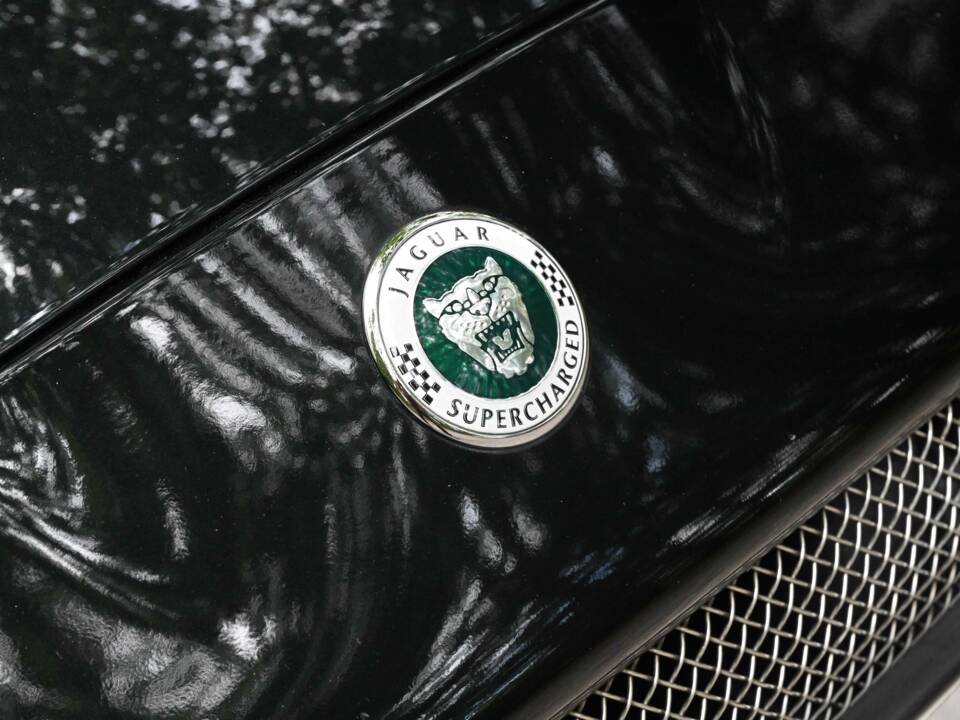 Image 19/50 of Jaguar XKR (2006)
