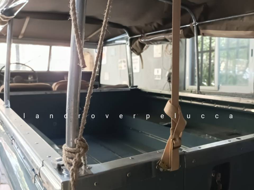 Bild 19/37 von Land Rover 109 (1978)