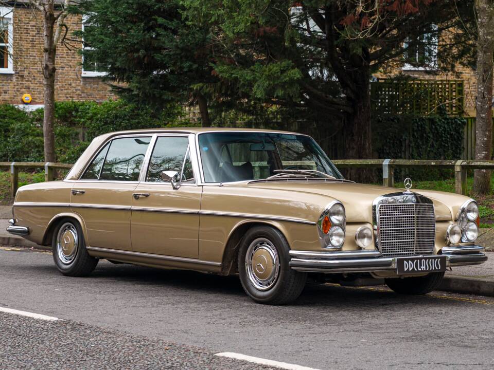 Image 2/34 of Mercedes-Benz 300 SEL 6.3 (1969)