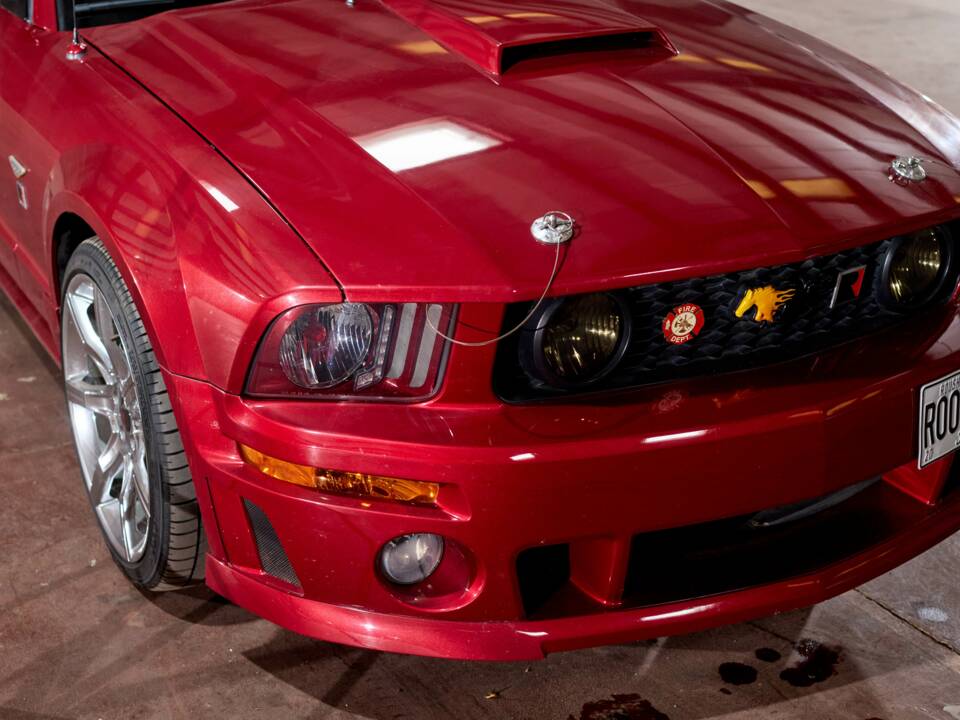 Image 34/68 of Ford Mustang GT (2005)