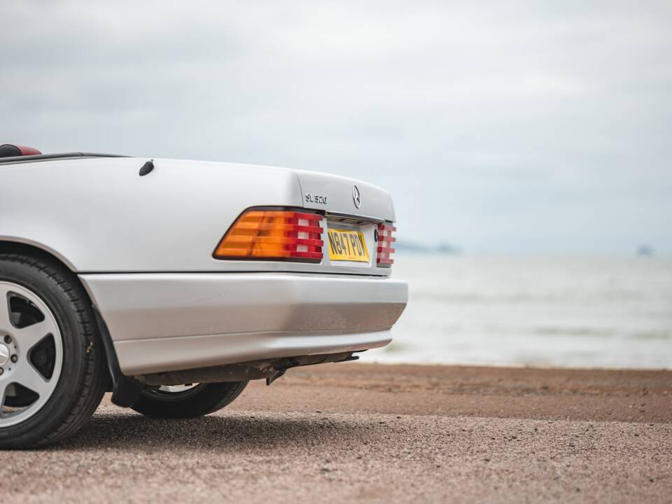Immagine 22/42 di Mercedes-Benz SL 320 (1995)