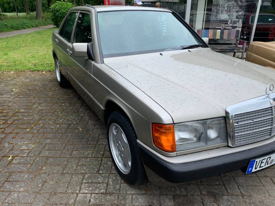 Bild 3/18 von Mercedes-Benz 190 E 1.8 (1991)