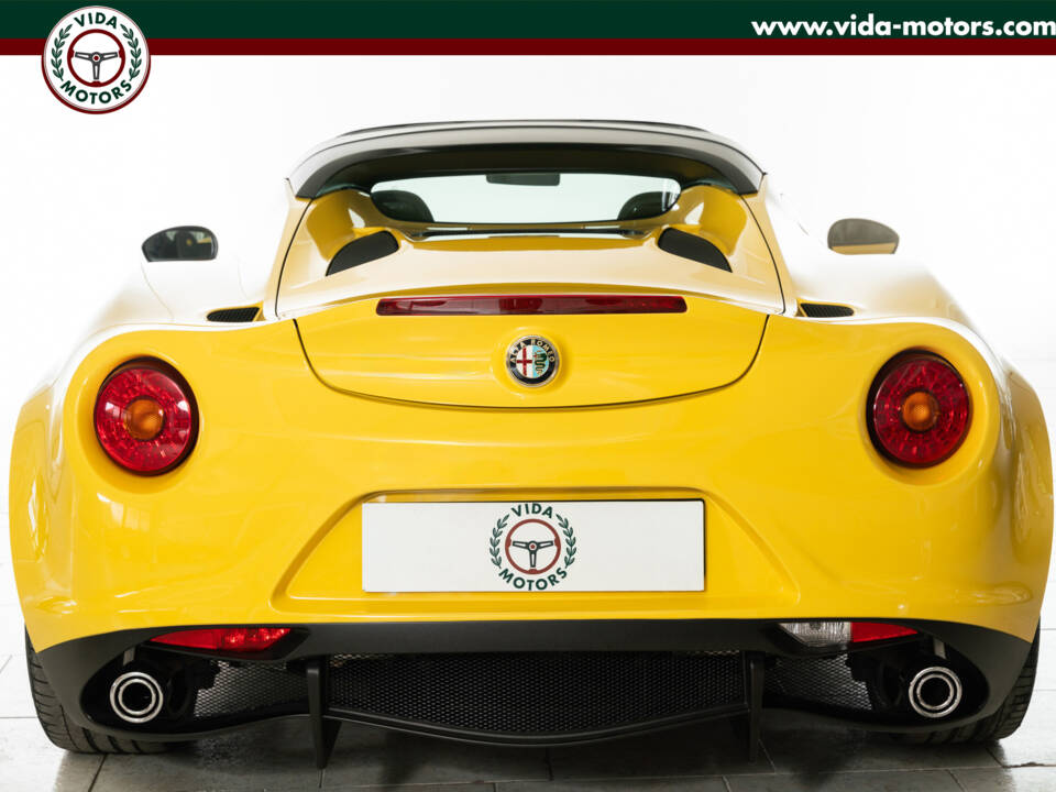 Image 2/24 of Alfa Romeo 4C Spider (2015)