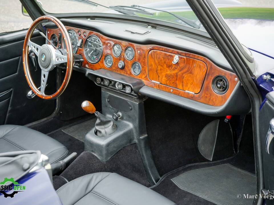 Image 9/42 of Triumph TR 6 PI (1972)