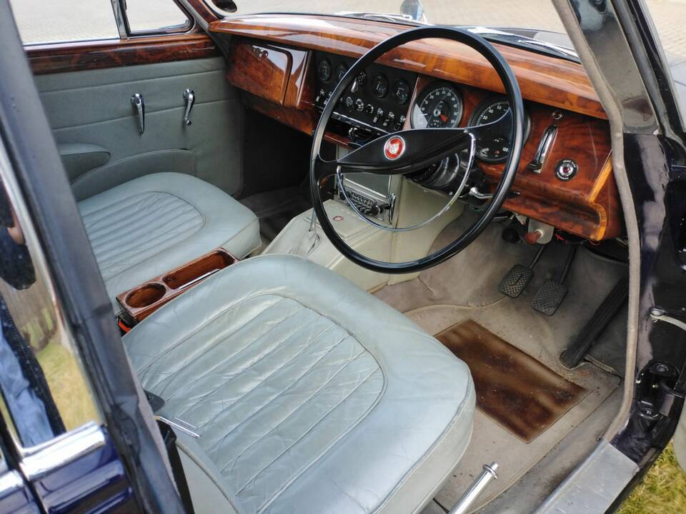 Imagen 2/8 de Jaguar Mk II 2.4 (1963)
