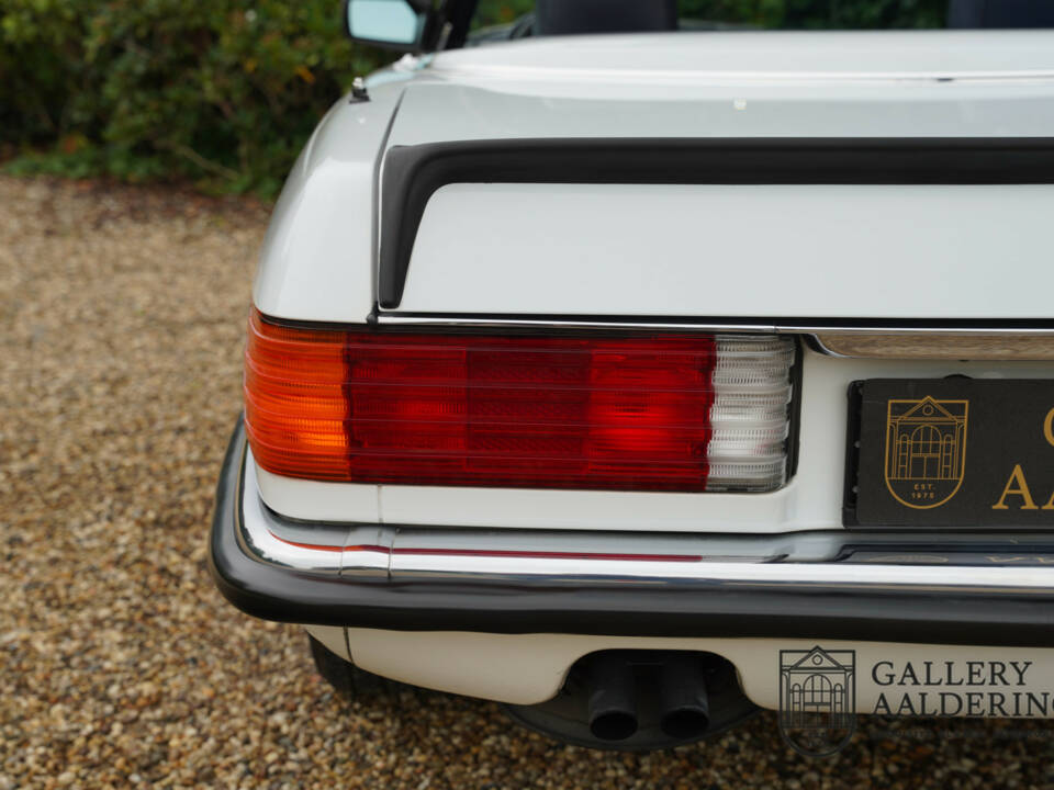 Image 8/50 of Mercedes-Benz 500 SL (1988)