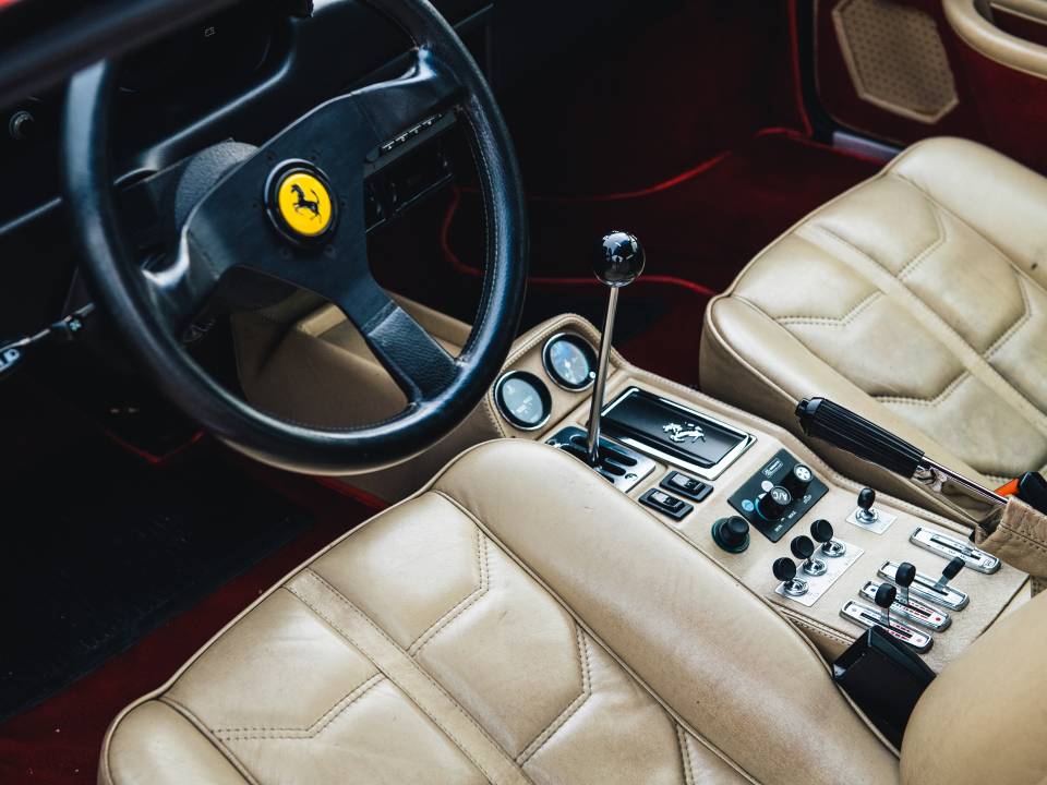 Image 37/48 of Ferrari 308 GTB Quattrovalvole (1985)