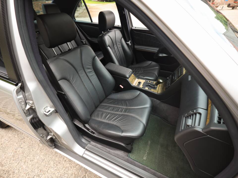 Image 22/98 de Mercedes-Benz E 50 AMG (1996)