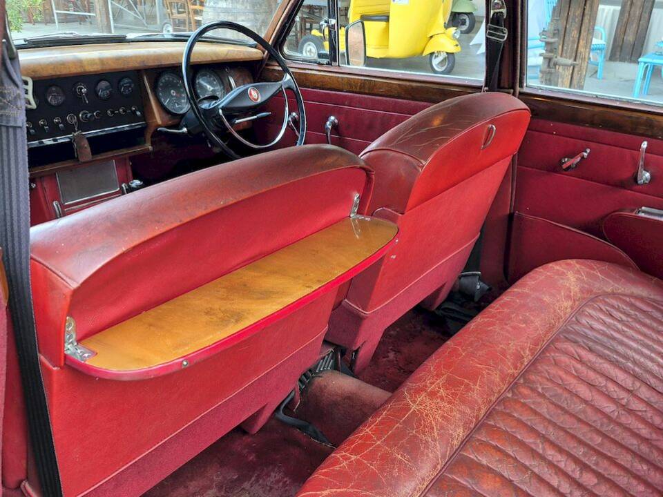 Bild 63/76 von Jaguar Mk II 2.4 (1963)