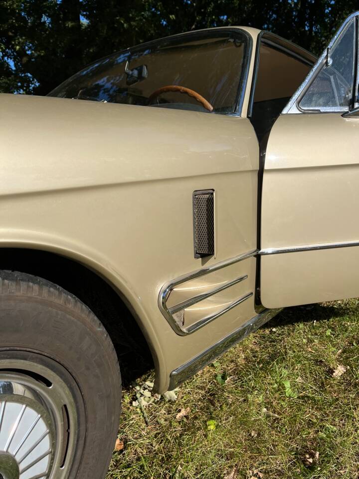 Image 21/28 of FIAT 2300 S Coupe (1965)