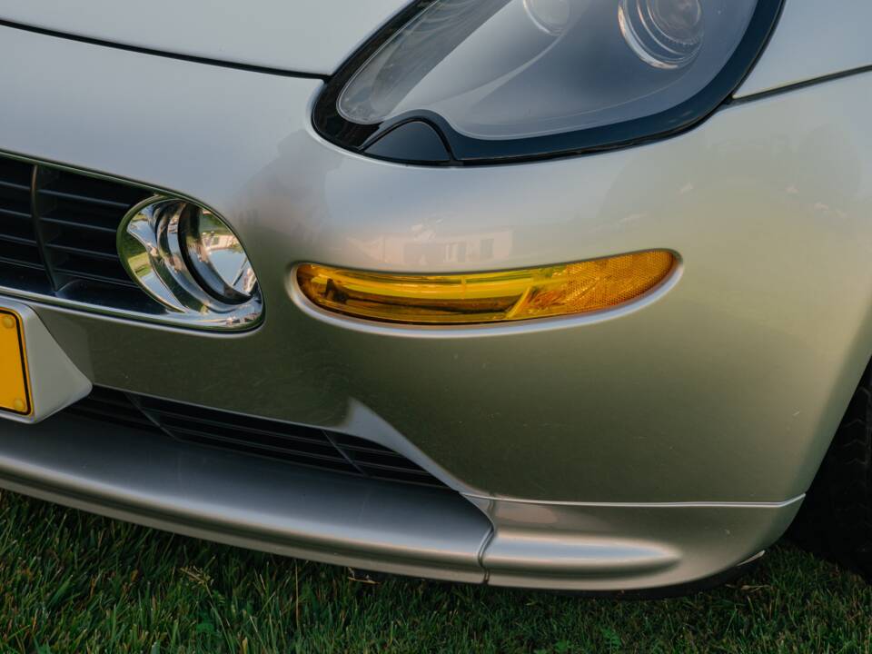 Image 54/185 of BMW Z8 (2001)