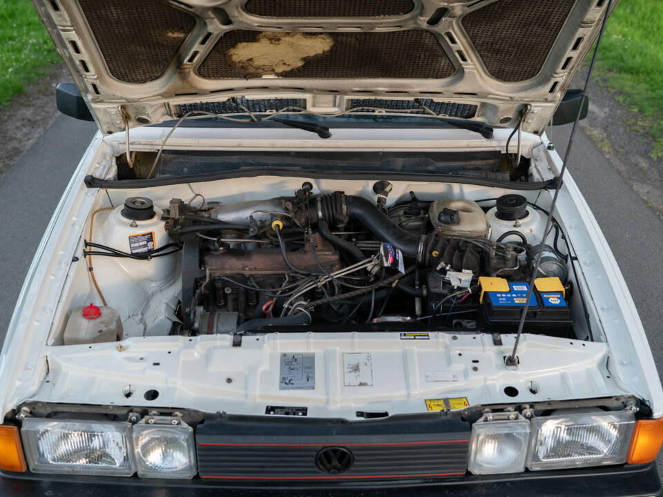 Bild 21/35 von Volkswagen Scirocco II 1.8 (1989)