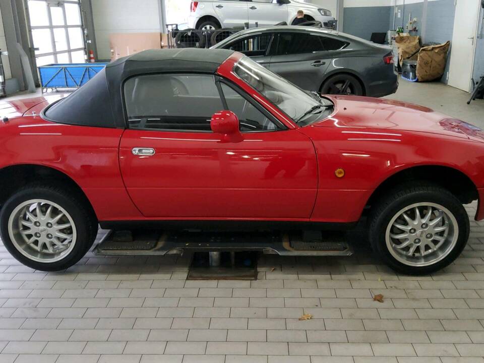 Image 38/56 de Mazda MX-5 1.8 (1995)