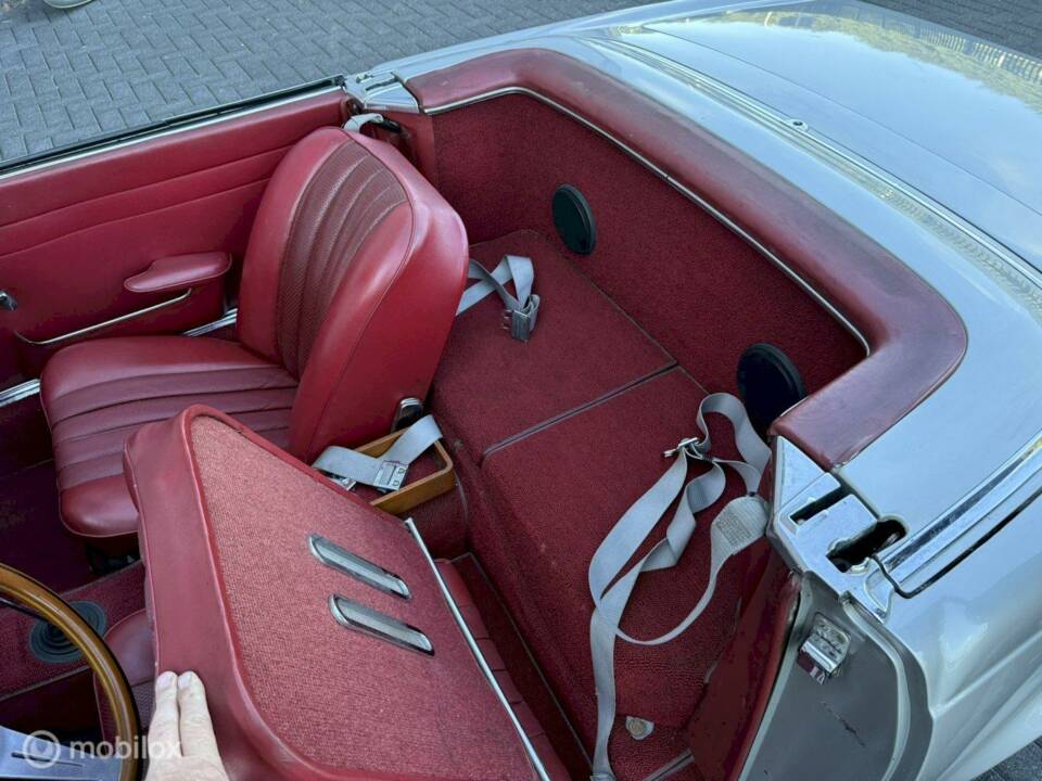 Image 24/27 of Mercedes-Benz 230 SL (1967)