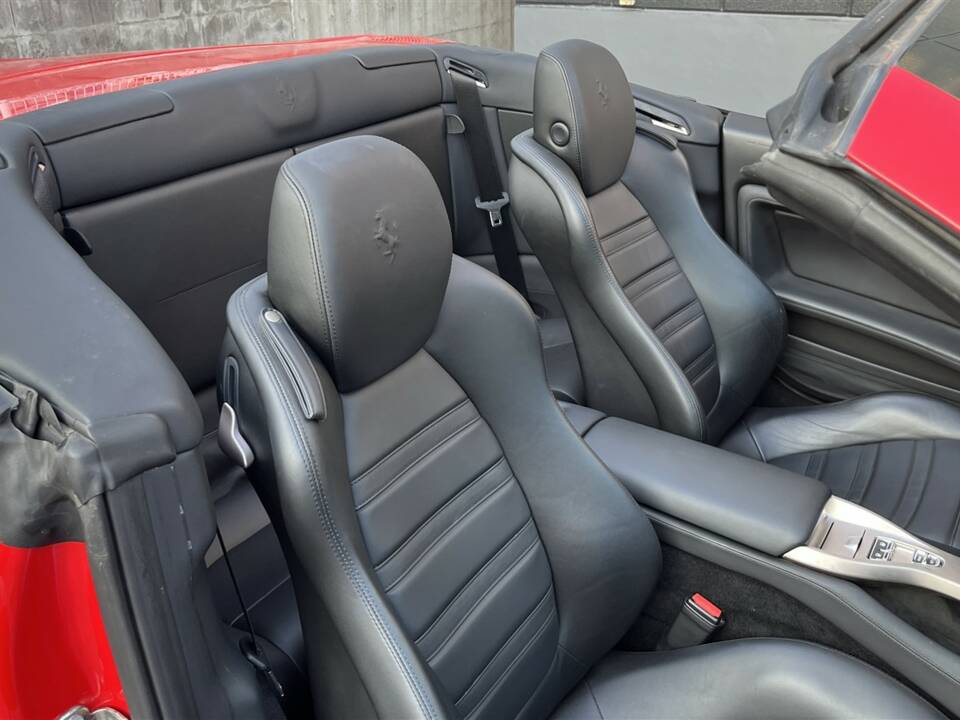 Afbeelding 29/45 van Ferrari California (2009)