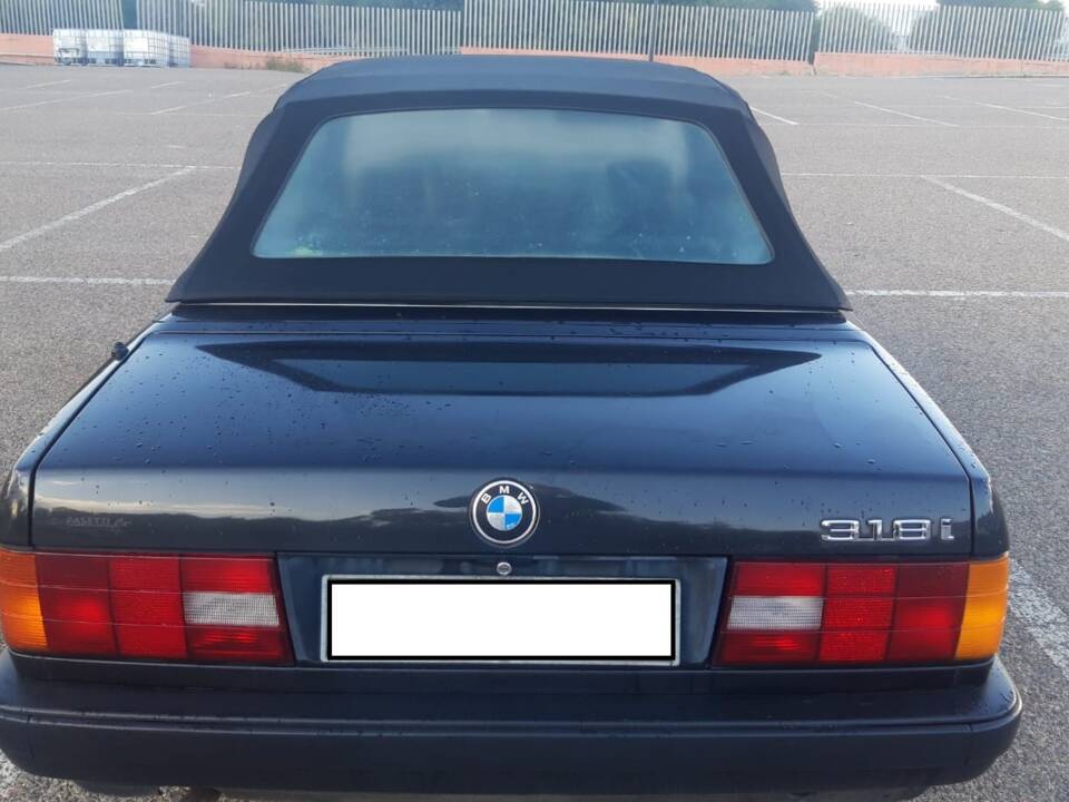 Image 6/21 of BMW 318i (1991)