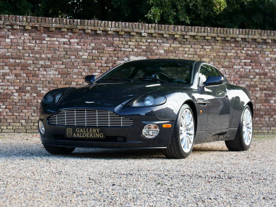 Image 27/50 of Aston Martin V12 Vanquish (2003)