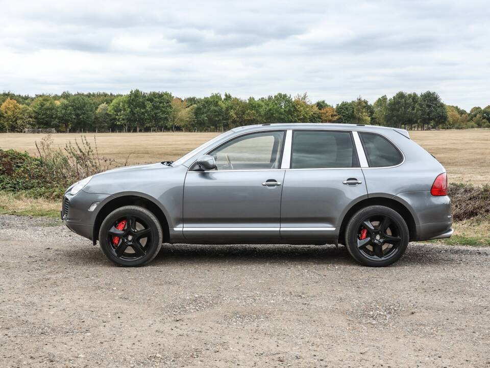 Bild 16/40 von Porsche Cayenne Turbo S (2006)