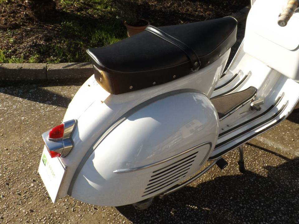 Image 23/40 de Piaggio Vespa 160 GS (1964)