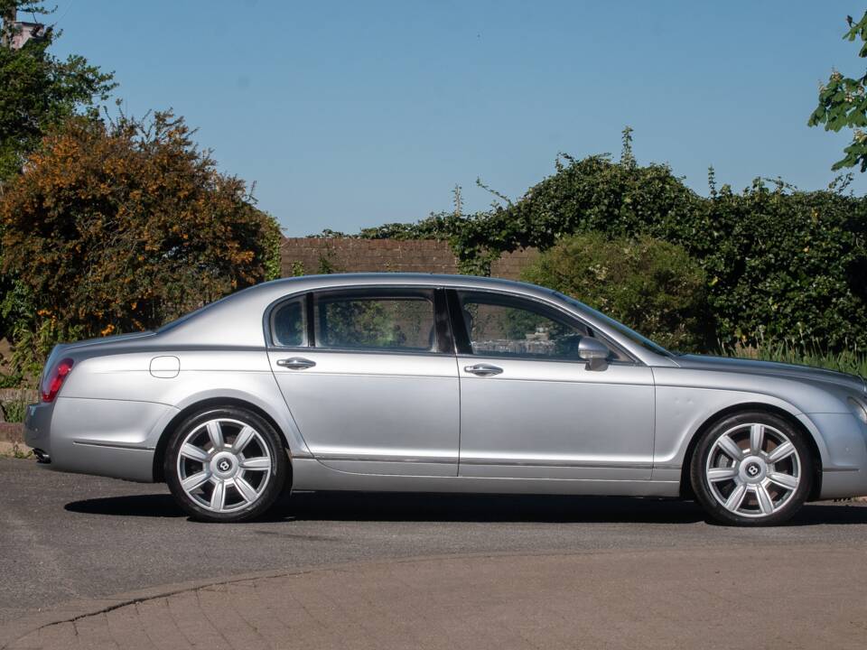 Image 2/50 of Bentley Continental Flying Spur (2007)