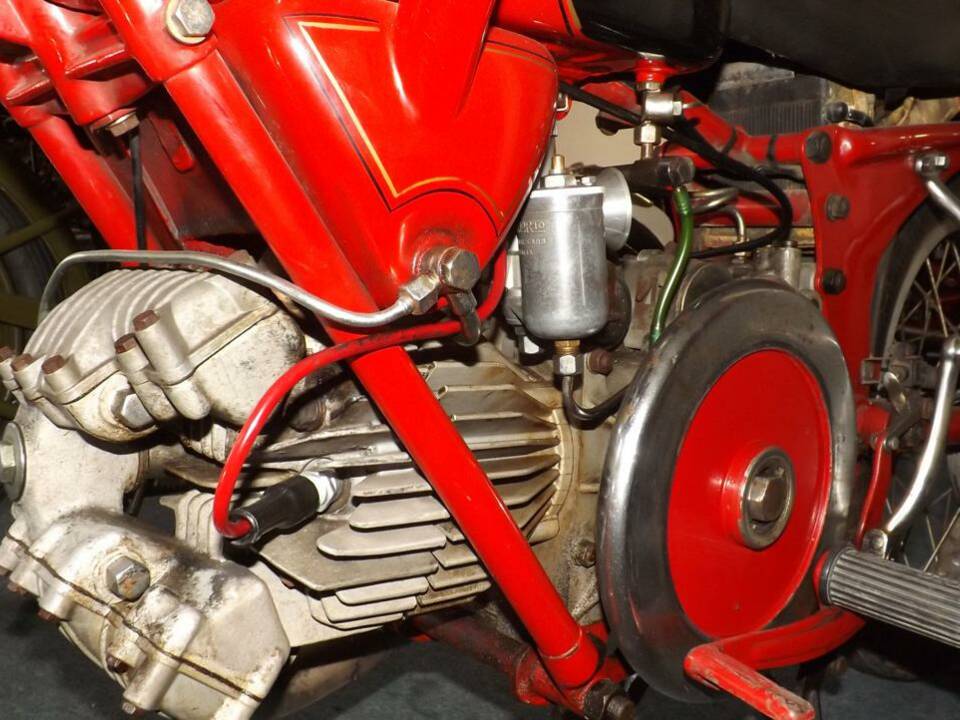 Bild 27/35 von Moto Guzzi Nuovo Falcone (1973)