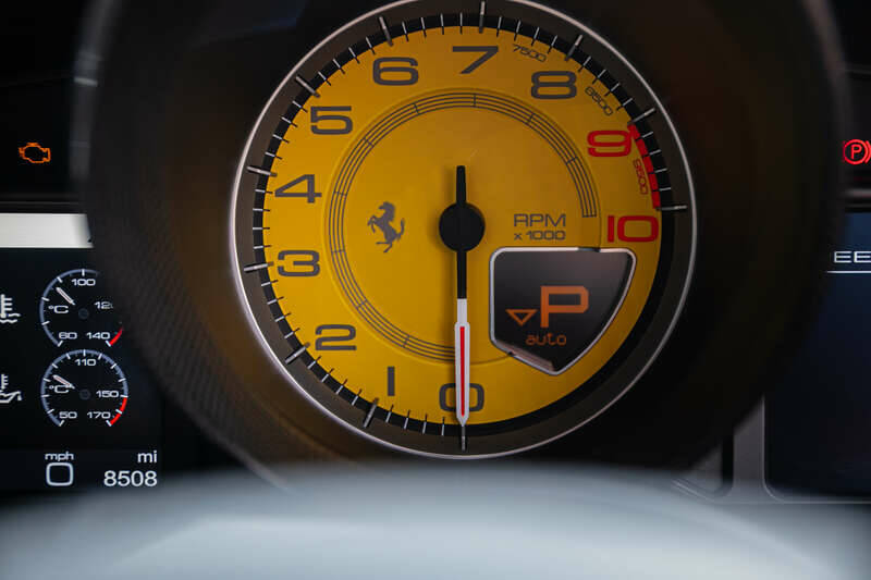 Image 21/50 of Ferrari 458 Italia (2012)