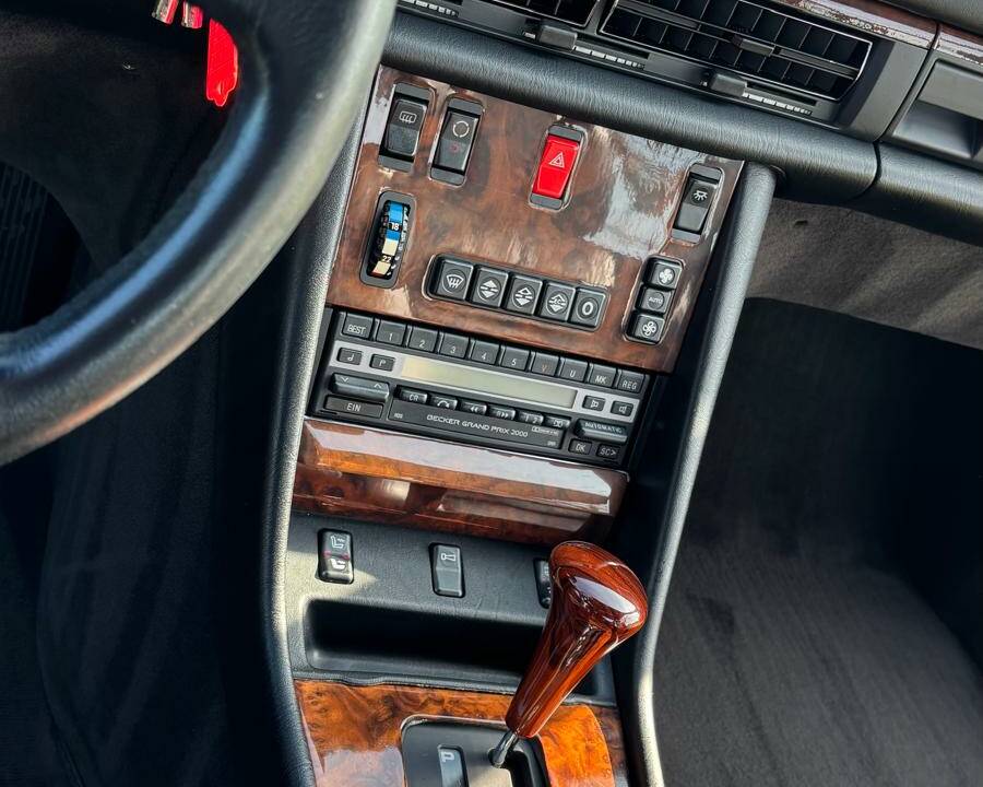 Bild 17/33 von Mercedes-Benz 560 SEC (1989)