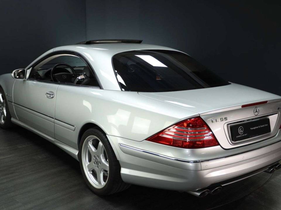 Immagine 4/30 di Mercedes-Benz CL 55 AMG (2002)