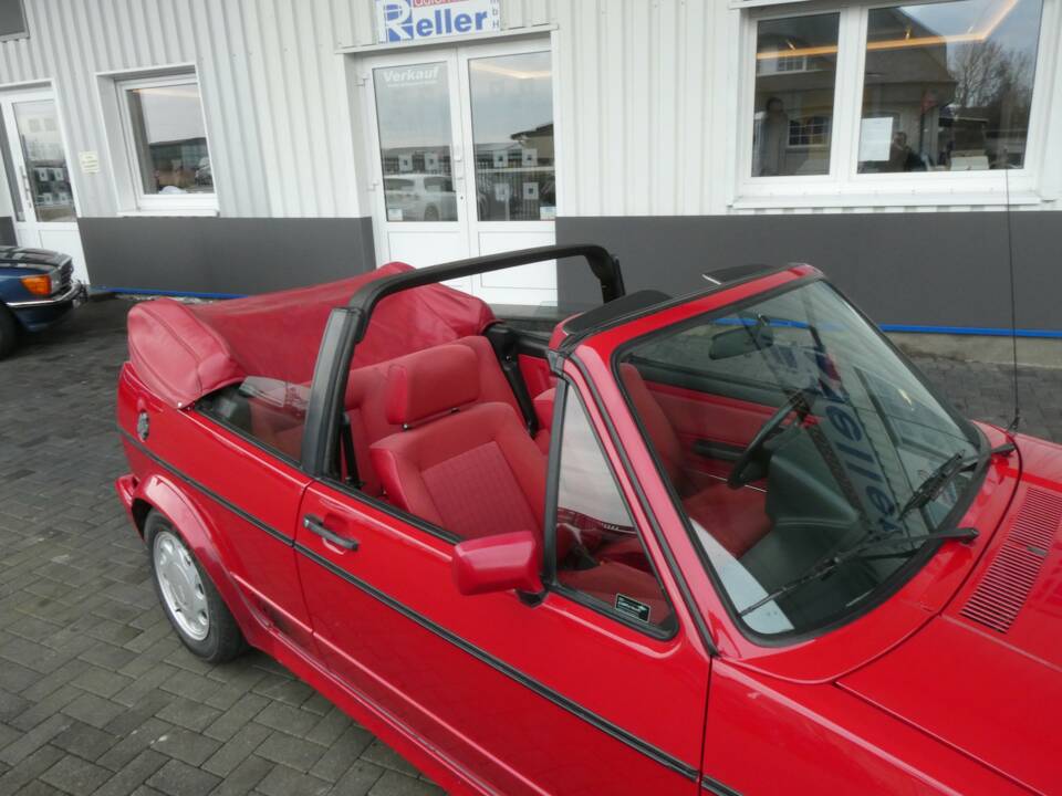 Bild 18/23 von Volkswagen Golf I Cabrio 1.8 (1990)