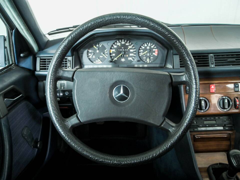 Bild 8/50 von Mercedes-Benz 230 E (1985)