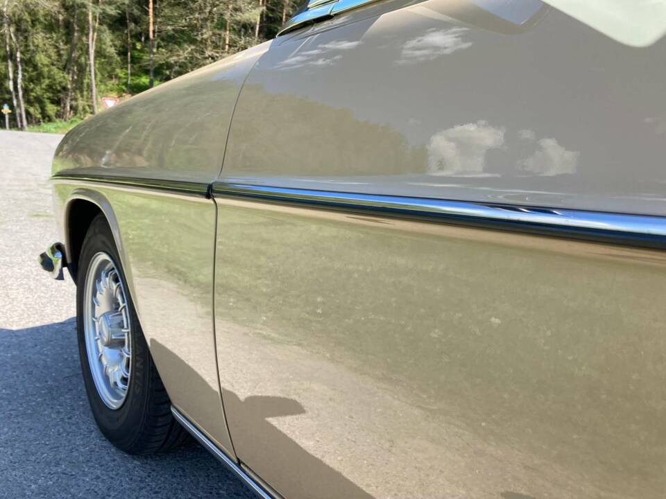 Image 11/49 de Mercedes-Benz 230&#x2F;4 (1974)