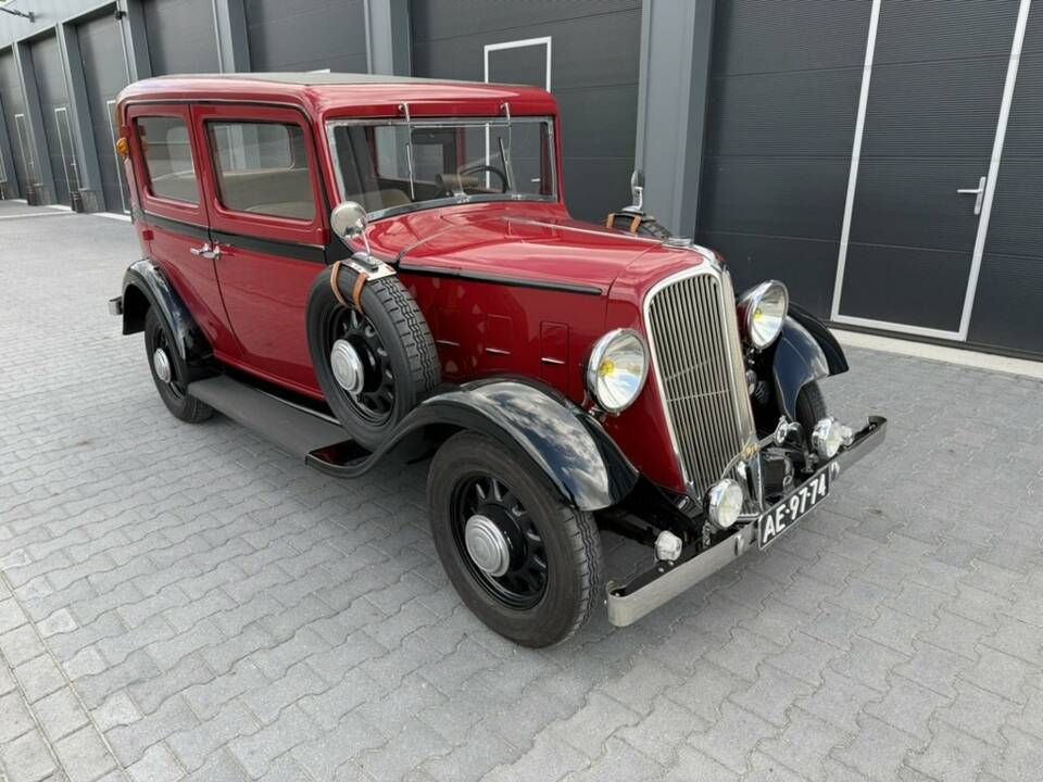 Image 4/8 of Renault Monaquatre (1934)