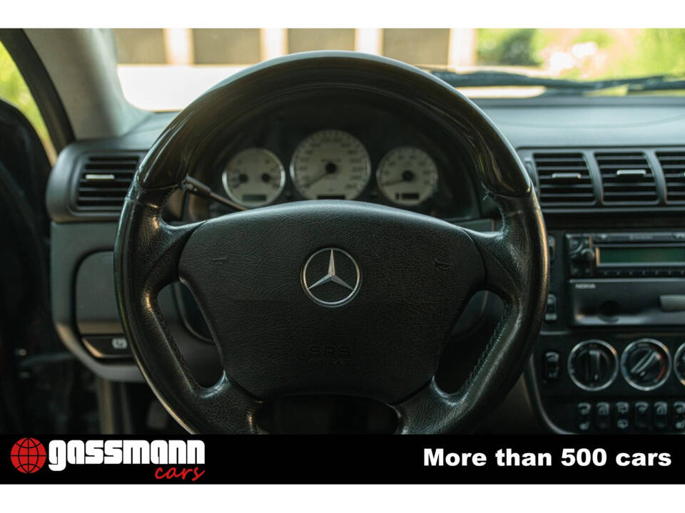 Afbeelding 14/15 van Mercedes-Benz ML 55 AMG (2000)
