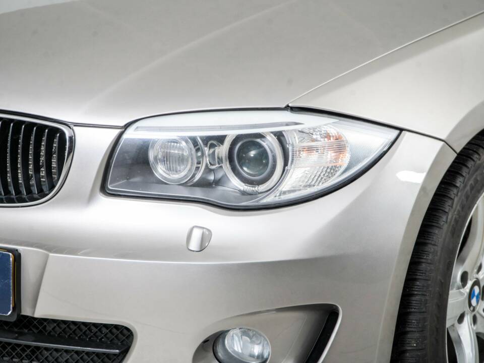 Immagine 21/50 di BMW 125i (2011)