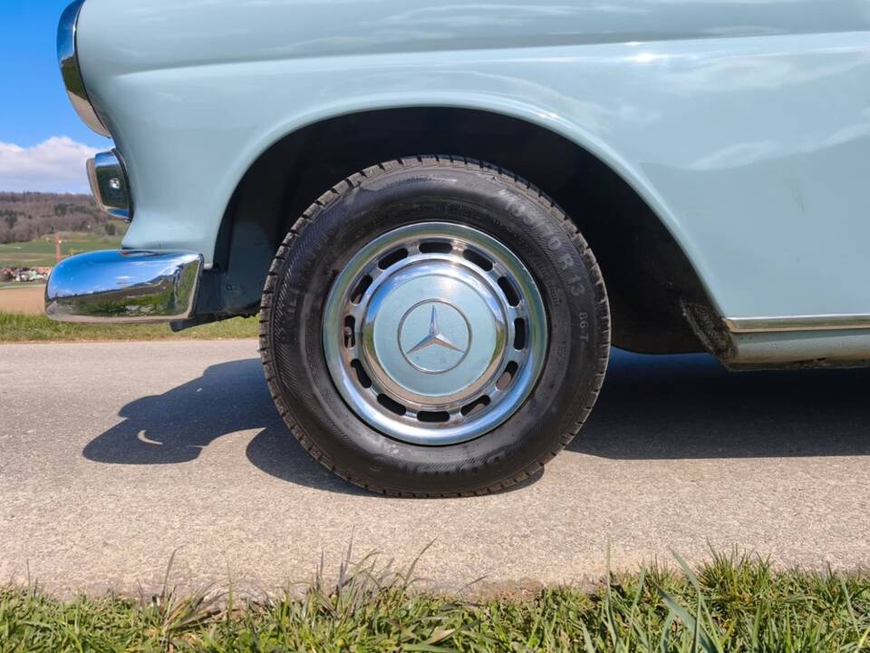 Afbeelding 25/25 van Mercedes-Benz 200 (1967)