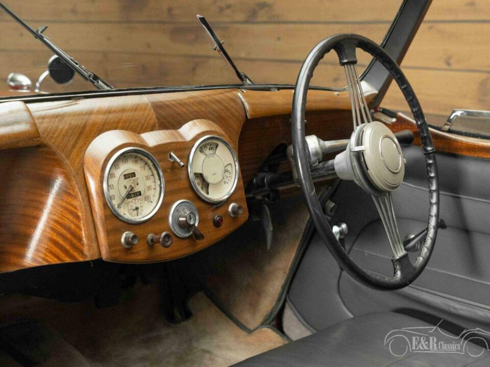 Image 17/19 of Triumph 1800 Roadster (1947)