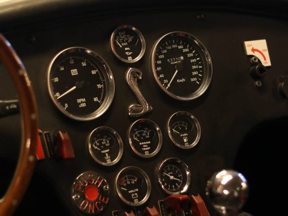 Image 24/57 of AC Cobra 427 (1965)