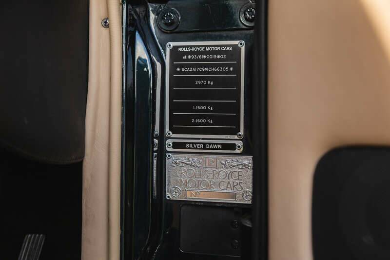 Imagen 26/50 de Rolls-Royce New Silver Dawn (1997)