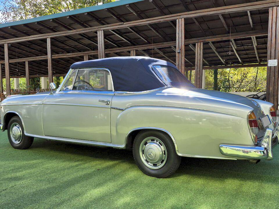 Image 57/61 de Mercedes-Benz 220 S Cabriolet (1957)