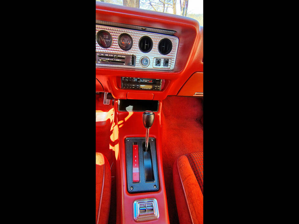 Image 12/26 of Pontiac Firebird TransAm (1977)