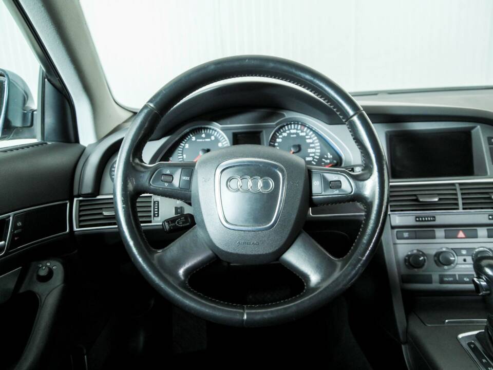 Immagine 8/45 di Audi A6 Avant 2.4 (2006)