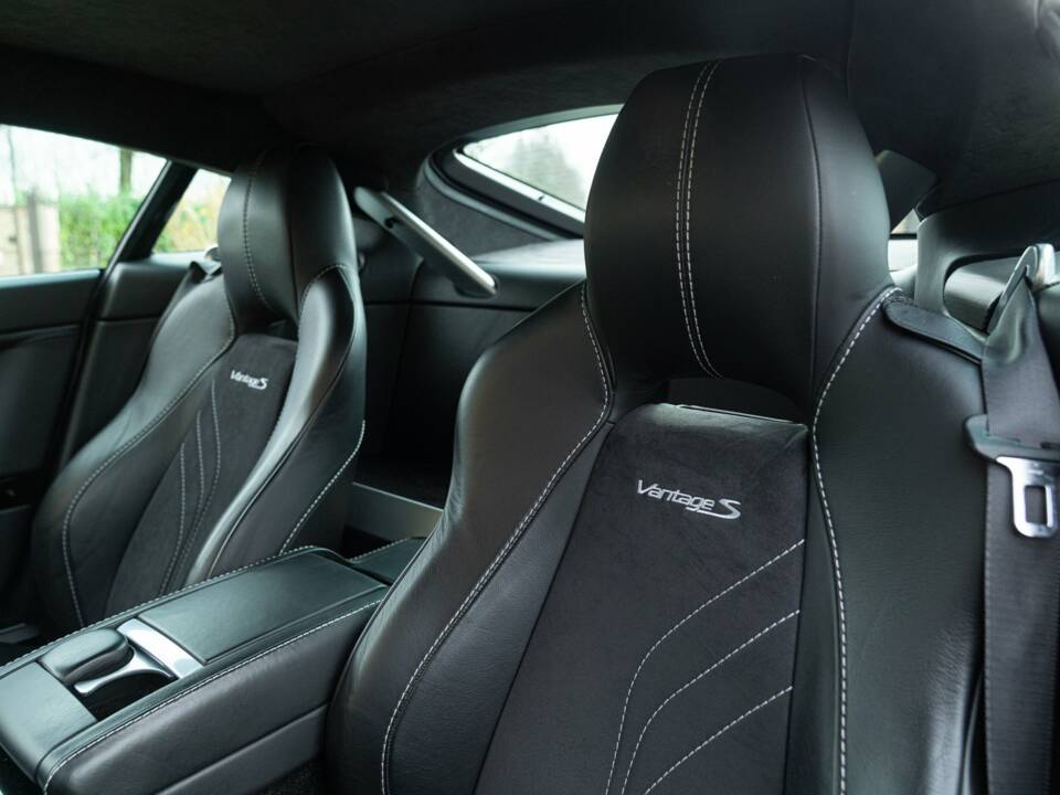 Afbeelding 35/50 van Aston Martin V8 Vantage S (2013)